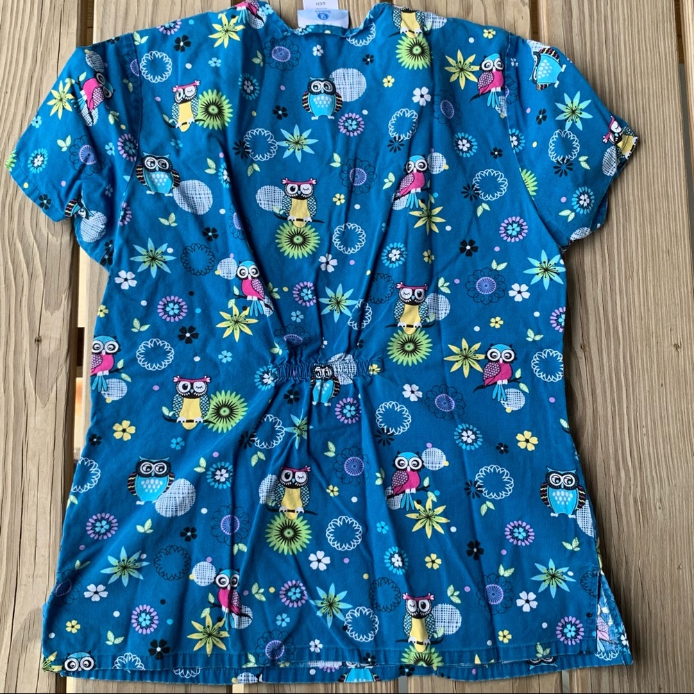 Blue Owl Scrub Top - Picture 5 of 7